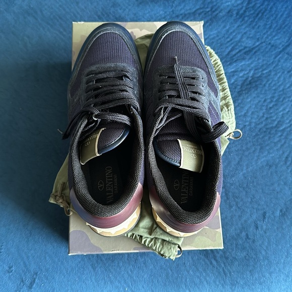 Valentino Garavani Navy Blue Off-White & Burgundy Rockrunners Size 44 or 11 - Picture 3 of 12